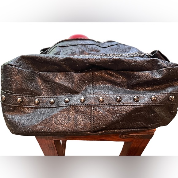 NWT Skull and Punk Rivet Bling Faux Leather Shoulder Style Tote Bag w/ Chains - Picture 14 of 16